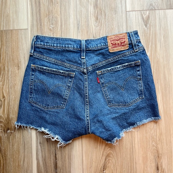 Levi’s Women’s 28 Original 501 Salsa Halfway Medium Indigo High Rise Denim Short - Picture 6 of 11